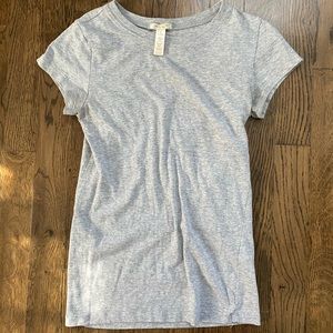 Gray t shirt